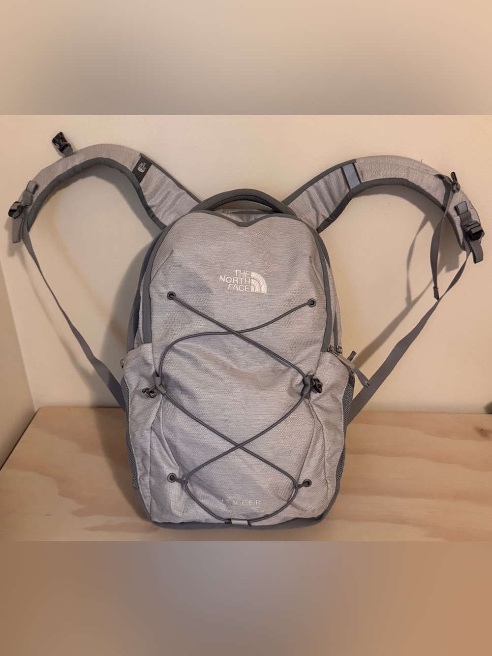 The North Face Jester Hiking Commuter Backpack Light Gray Water Repellent Comfy